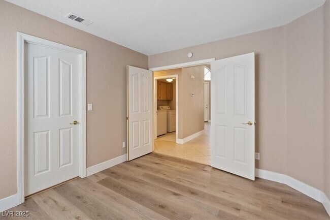 Building Photo - 1817 Tropical Breeze Dr