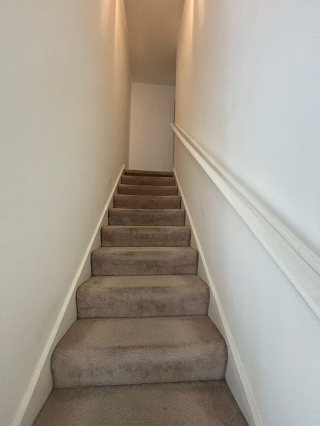 Building Photo - 37 3rd St