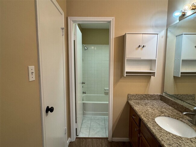 Building Photo - 6500 Harbor Town Dr