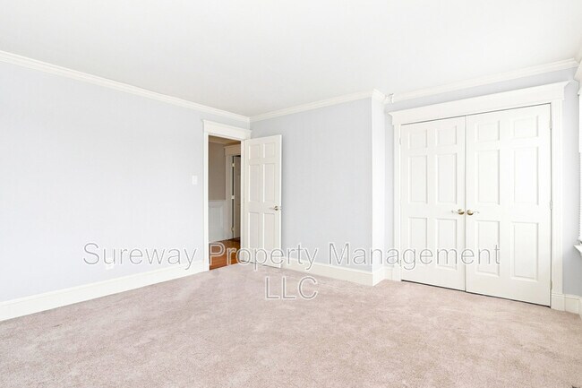 Building Photo - 342 Quaker Rd