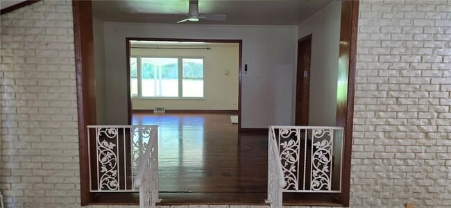 Building Photo - 1918 W Wedington Dr