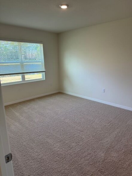 Building Photo - 1328 Lawndale Ct