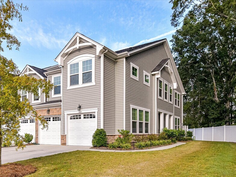 Primary Photo - 5661 De Vere Dr