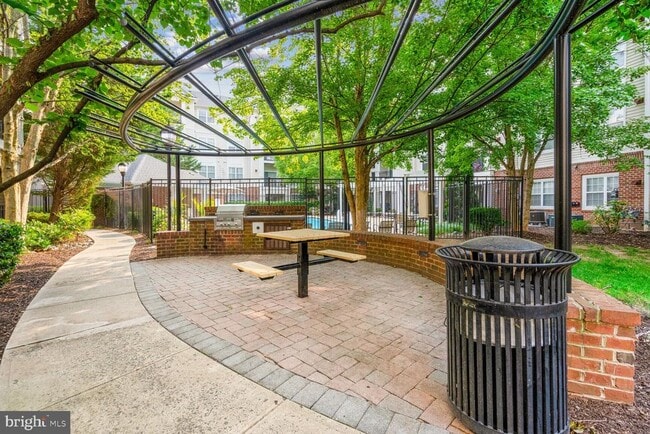 Building Photo - 12949 Centre Park Cir