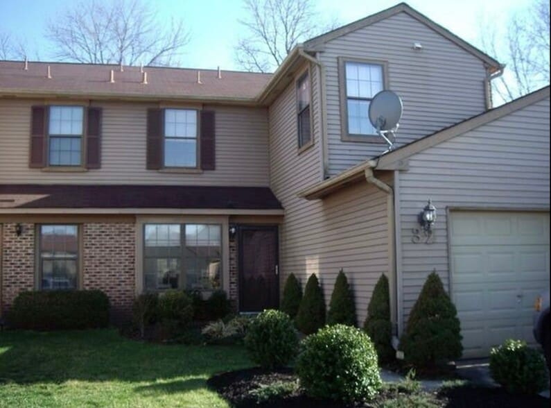 Primary Photo - 32 E Oleander Dr