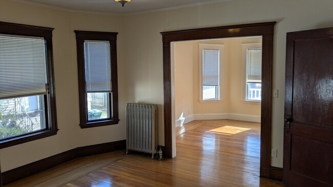 Building Photo - 162-164-164 Langdon Ave