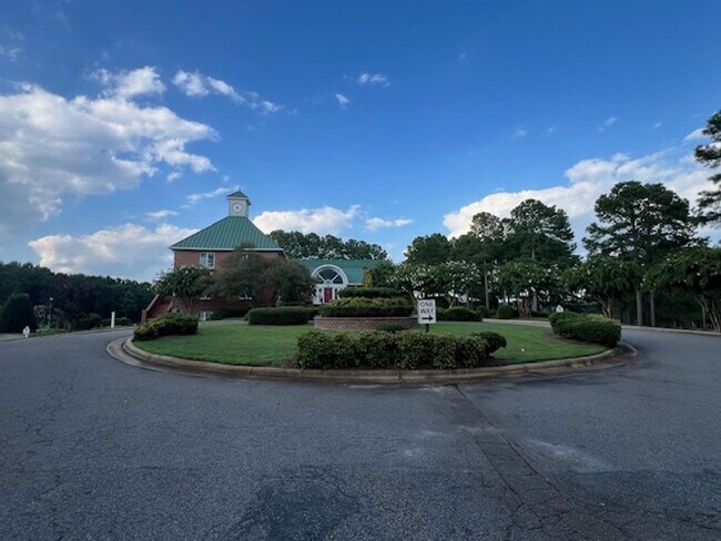 Building Photo - 641 Orchard Falls Dr