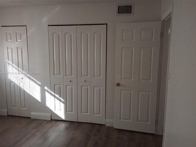 Building Photo - 5845 Blueberry Ct