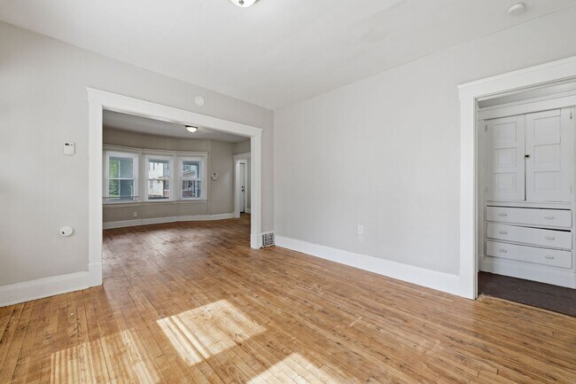 Building Photo - 11611 Fairport Ave