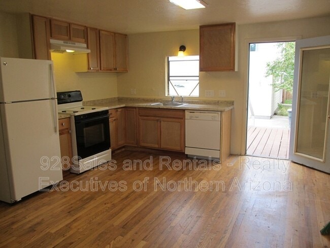 Building Photo - 535 S Ernest St