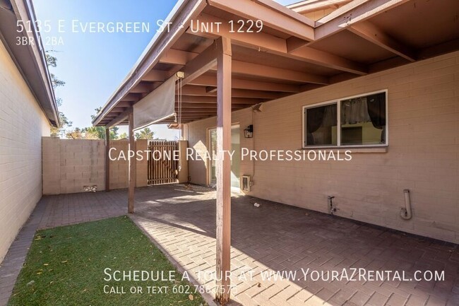 Building Photo - Your New Home Awaits: 3-Bed, 2-Bath with M...