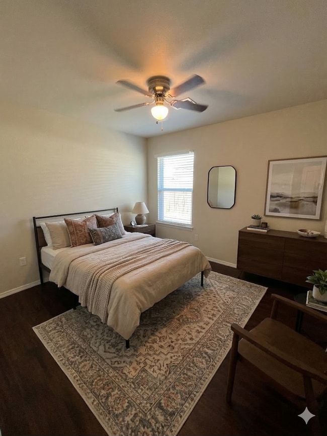 Building Photo - Quiet Neighborhoods/Paved Road/Cozy Home