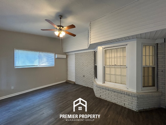 Building Photo - 8288 Cedarbrush Dr