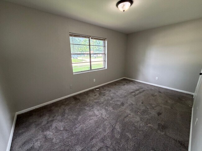 Building Photo - Recently remodeled South Bossier 2/1 Home