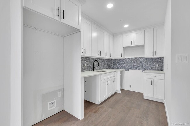 Building Photo - 74 Broadway