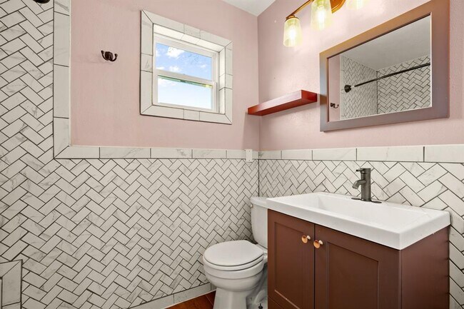 Building Photo - 6607 Avenida Ann St