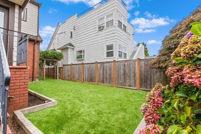 Building Photo - Stunning Air Conditioned 1931 Tudor in Coveted Admiral w/ Views