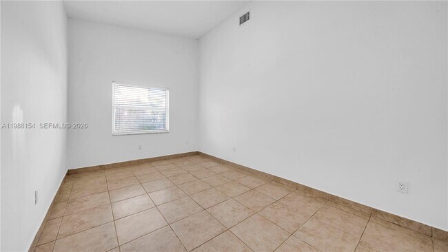 Building Photo - 10575 La Placida Dr