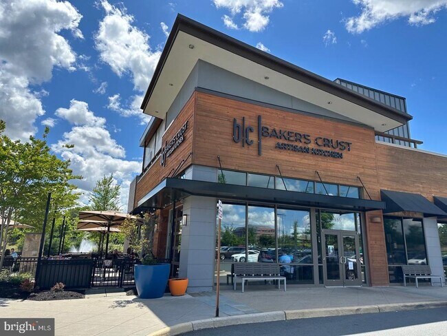 Building Photo - 43395 Briar Creek Terrace