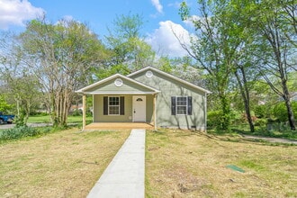 Building Photo - 2533 Adair Ave