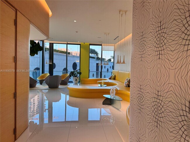 Building Photo - 501 NE 31st St