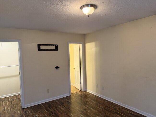 Building Photo - 2724 Garden Brook Ct