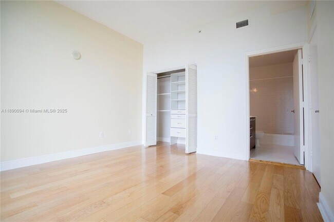 Building Photo - 2525 SW 3rd Ave