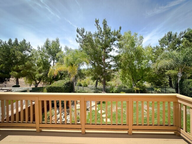 Building Photo - 32920 Northshire Cir