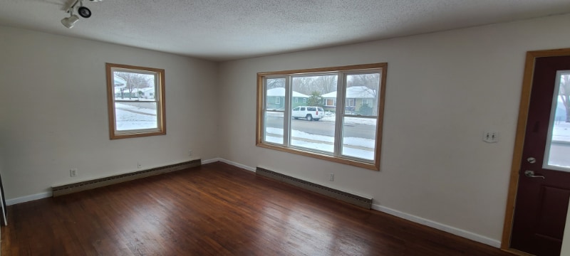 Building Photo - 606 Southview Dr