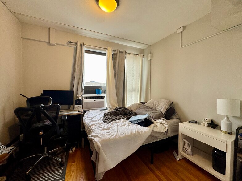 Building Photo - 12 Stoneholm St