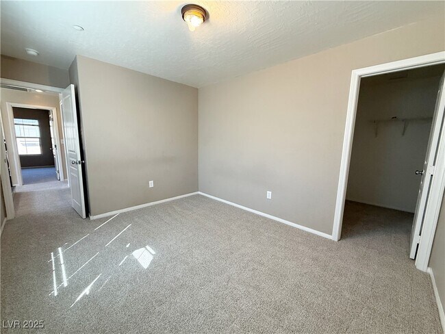Building Photo - 4375 Braeburn Glen St