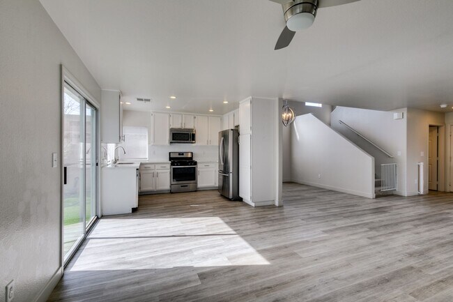 Building Photo - SUMMERLIN BEAUTY WITH TONS OF UPGRADES*3 LARGE BEDROOMS*COMMUNITY POOL*