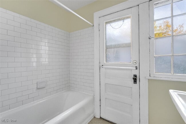 Building Photo - 3328 Kildare Rd