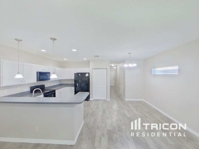 Building Photo - 4125 11th St E