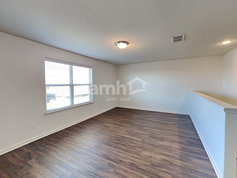 Building Photo - 8920 Blackhaw St