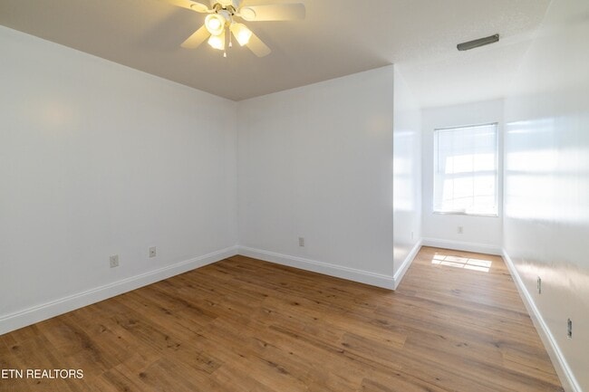 Building Photo - 7037 Wakan Ln