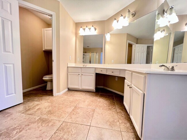 Building Photo - 1802 Hickory Hill Ct