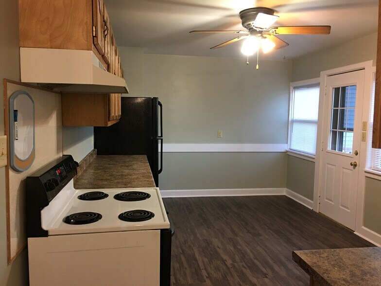 Kitchen 204 - 204 E 4th St