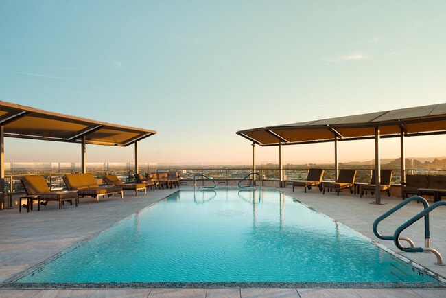 Building Photo - 7181 E Camelback Rd