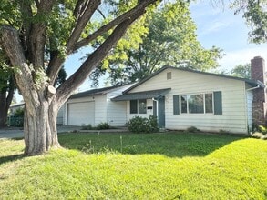 Building Photo - Available NOW - 3 Bed Home Near Bidwell Park