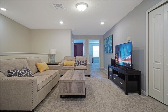 Building Photo - 7549 Oak Spg Ln