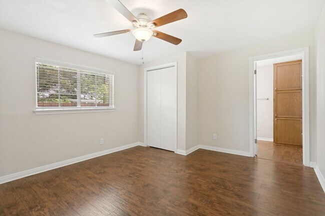 Building Photo - 5-BEDROOM HOME IN WILSHIRE TERRACE