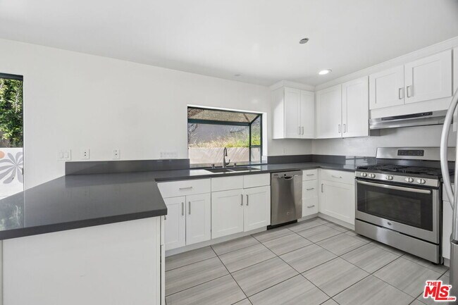 Building Photo - 21323 Rambla Vista