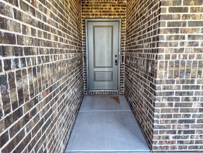 Building Photo - 6003 Venita Ave