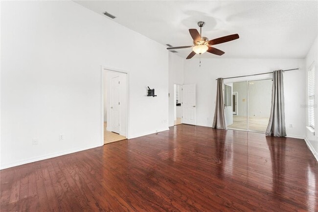 Building Photo - 8101 Canyon Lake Cir