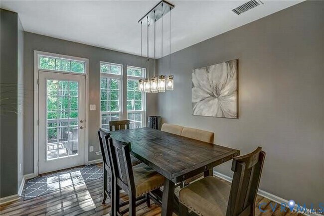 Building Photo - 441 Creekwillow Dr