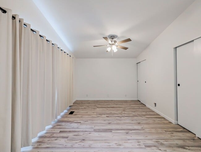 Building Photo - Fully remodeled & updated 3 bed 2 bath hom...