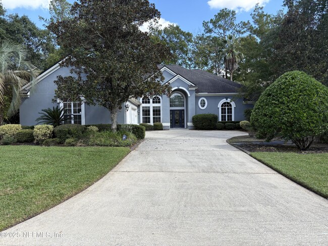 Building Photo - 585 Golden Links Dr