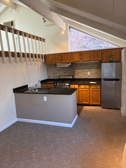 Building Photo - 909 US-9W