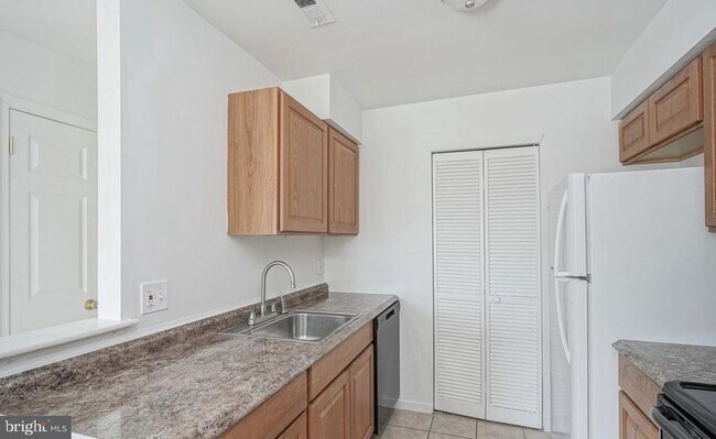 Building Photo - 107 Lucas Ln